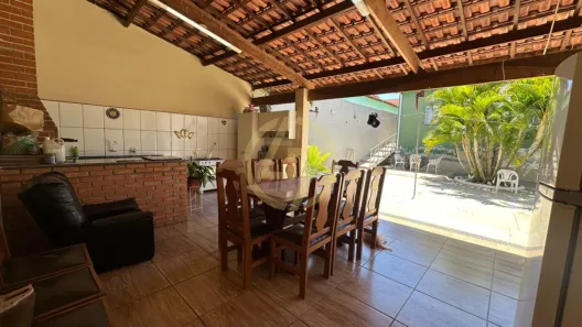 Casa com 3 Quartos à venda, 320m² no Vila Carolina, Itapetininga