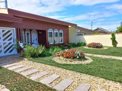 Casa com 3 Quartos à venda, 240m² no Boa Vista, Joinville