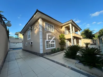 Casa de Condomínio com 4 Quartos à venda, 280m² no Jacarepaguá, Rio de Janeiro