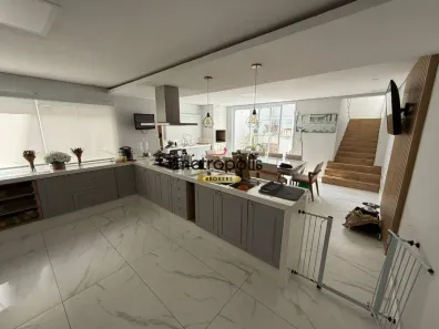 Sobrado com 4 Quartos à venda, 330m² no Nova Gerty, São Caetano do Sul