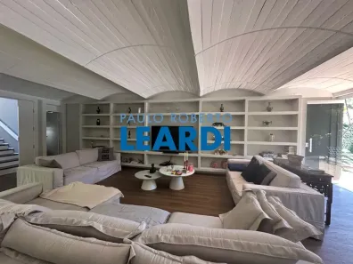 Sobrado com 4 Quartos à venda, 380m² no Jardim Leonor, São Paulo