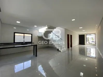 Sobrado com 3 Quartos à venda, 180m² no Jardim Jacinto, Jacareí