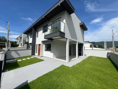 Sobrado com 3 Quartos à venda, 110m² no Forquilhas, São José