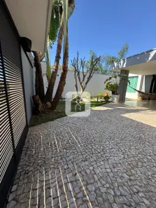 Casa com 3 Quartos à venda, 170m² no Jardim Karaíba, Uberlândia