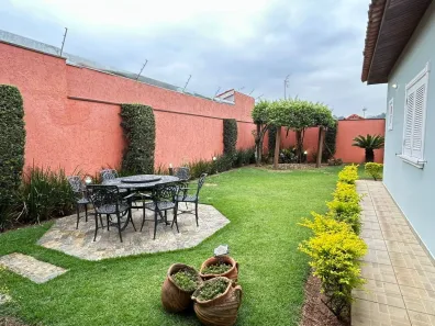 Casa com 3 Quartos à venda, 245m² no Vila Rio Branco, Jundiaí