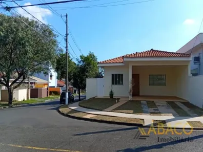 Casa com 3 Quartos para alugar, 153m² no Residencial Samambaia, São Carlos