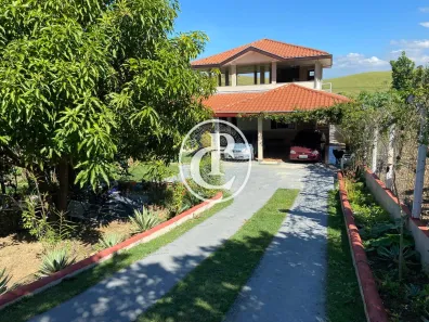 Fazenda/Sítio com 3 Quartos à venda, 190m² no Chácara Marambaia, Caçapava