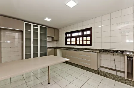 Apartamento com 3 Quartos para alugar, 200m² no Santa Felicidade, Curitiba