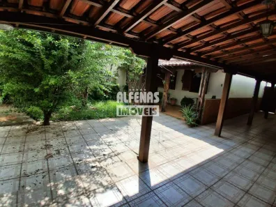 Casa com 4 Quartos à venda, 272m² no JK, Contagem