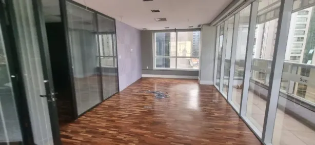 Sala Comercial para alugar, 200m² no Jardim das Acácias, São Paulo