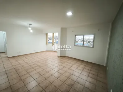 Apartamento com 3 Quartos para alugar, 100m² no Tabajaras, Uberlândia