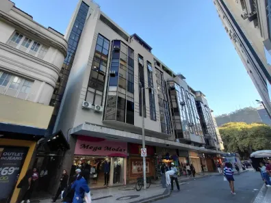 Sala Comercial para alugar, 38m² no Centro, Juiz de Fora