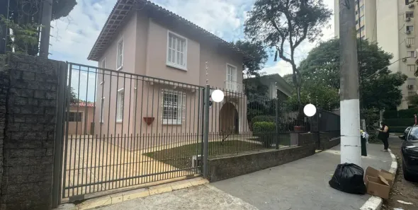 Sobrado com 4 Quartos para alugar, 235m² no Pacaembu, São Paulo