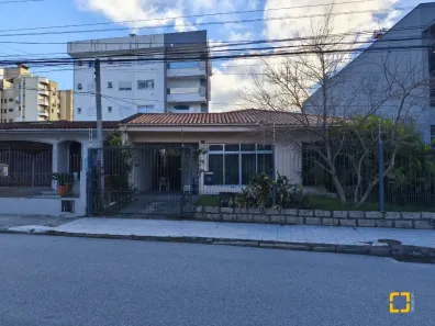 Casa com 3 Quartos à venda, 145m² no Trindade, Florianópolis