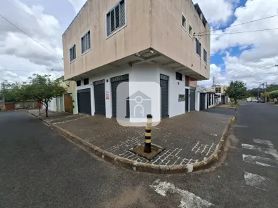 Ponto Comercial para alugar, 40m² no Presidente Roosevelt, Uberlândia