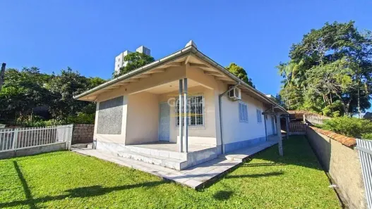 Casa com 3 Quartos à venda, 133m² no Floresta, Joinville