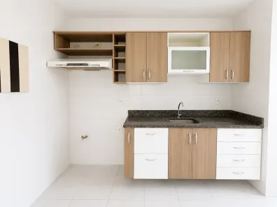 Apartamento com 3 Quartos para alugar, 70m² no Japiim, Manaus