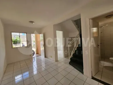 Casa de Condomínio com 2 Quartos para alugar, 120m² no Jardim Karaíba, Uberlândia