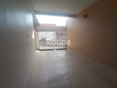 Casa com 4 Quartos para alugar, 200m² no Bom Jesus, Uberlândia
