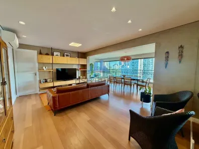 Apartamento com 3 Quartos para alugar, 137m² no Santo Amaro, São Paulo