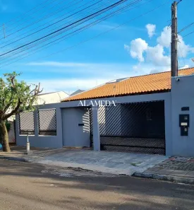 Casa com 4 Quartos para alugar, 180m² no Jardim Nações Unidas, Londrina