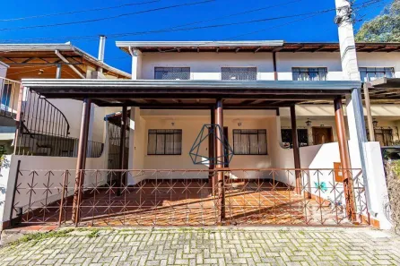 Casa de Condomínio com 3 Quartos para alugar, 77m² no Portão, Curitiba