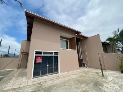 Casa com 3 Quartos à venda, 161m² no Vila Nova, Joinville