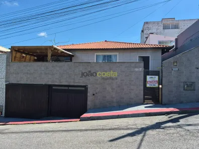 Casa com 3 Quartos para alugar, 200m² no Areias, São José