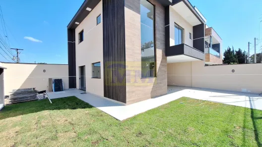 Sobrado com 3 Quartos à venda, 135m² no Pineville, Pinhais