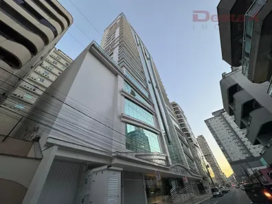 Apartamento com 4 Quartos à venda, 210m² no Meia Praia, Itapema