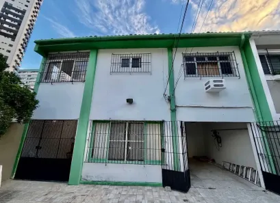 Sobrado com 7 Quartos à venda, 210m² no Boa Viagem, Recife