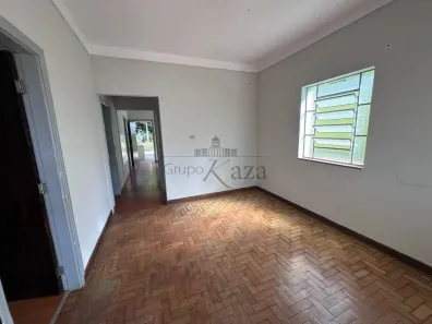 Casa com 3 Quartos para alugar, 170m² no Centro, Jacareí