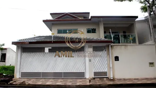 Sobrado com 4 Quartos à venda, 260m² no Loteamento Villa Branca, Jacareí