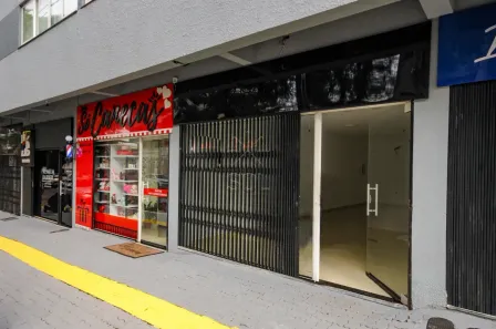 Sala Comercial para alugar, 48m² no Centro, Foz do Iguaçu