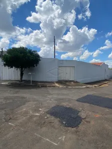 Casa com 3 Quartos para alugar, 200m² no Núcleo Habitacional José Regino, Bauru