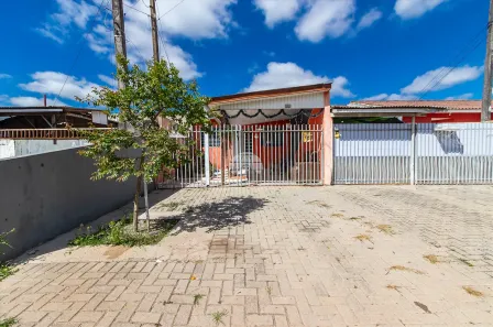 Casa com 2 Quartos à venda, 300m² no Uberaba, Curitiba
