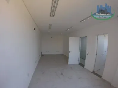 Sala Comercial para alugar, 30m² no Jardim Bela Vista, Guarulhos