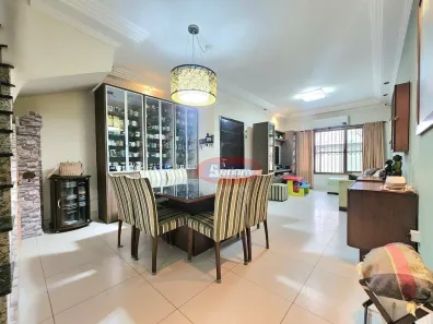 Casa com 3 Quartos à venda, 159m² no Embaré, Santos