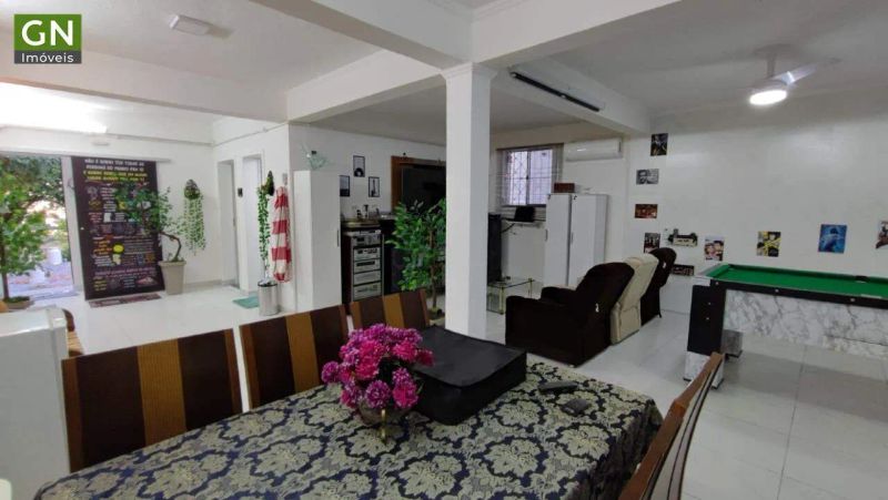 Casa com 4 quartos — Sagrada Família, Belo Horizonte