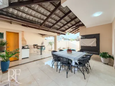 Casa de Condomínio com 3 Quartos à venda, 180m² no Loteamento Portal do Sol I, Goiânia