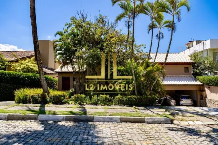 Casa com 4 Quartos à venda, 380m² no Pituaçu, Salvador