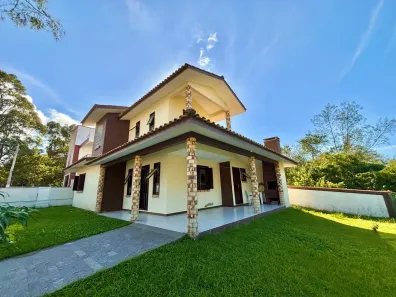 Apartamento com 3 Quartos para alugar, 120m² no Panoramico, Garopaba