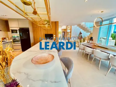 Casa de Condomínio com 5 Quartos à venda, 333m² no Alphaville, Santana de Parnaíba