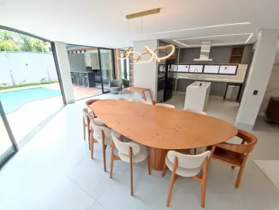 Sobrado com 3 Quartos à venda, 387m² no Jardins Madri, Goiânia