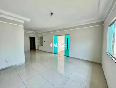 Casa com 3 Quartos à venda, 250m² no Granada, Uberlândia