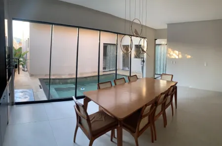 Casa com 2 Quartos à venda, 211m² no Jardim Mirabel, Goiânia