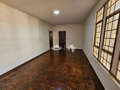 Casa com 3 Quartos para alugar, 189m² no San Remo, Londrina