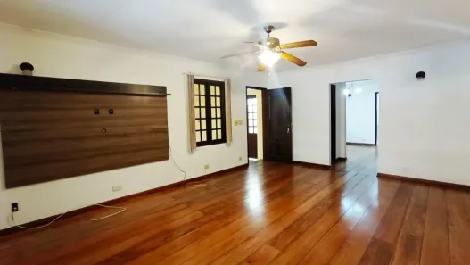 Casa de Condomínio com 3 Quartos para alugar, 250m² no Jardim das Vertentes, São Paulo
