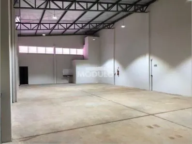 Galpão/Depósito/Armazém para alugar, 210m² no Loteamento Residencial Pequis, Uberlândia