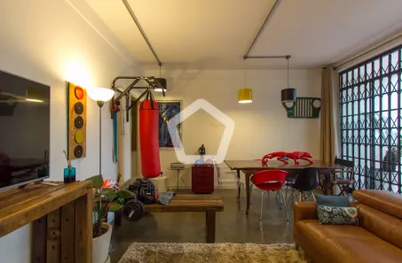 Casa com 3 Quartos à venda, 220m² no Vila Bertioga, São Paulo